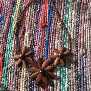 Modcloth wooden boho hippie flower necklace